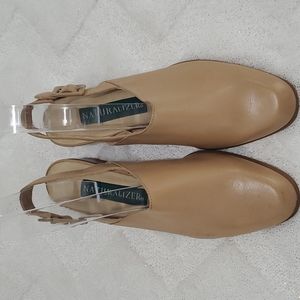 NATURALIZER TAN SIZE 6B